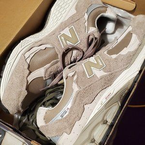 New Balance 2002RD Protection Pack Sneakers